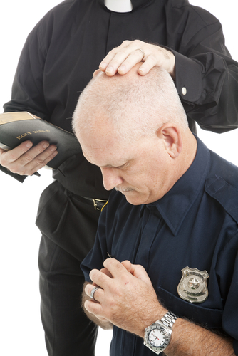 Atheist Cop Gets Demoted to Car-Washer After Refusing to Lead Prayer