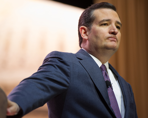 Ted Cruz Promises to Rescue Christians from “Persecution” if Elected President