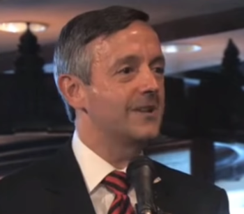 Pastor Who Now Defends Trump Demanded a Devout Christian President in 2008