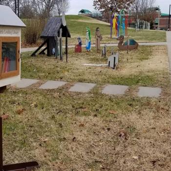 Springfield (MO) Skeptics Install Atheist Library Next to Public Nativity Scene