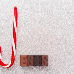 Principal Who Banned Candy Canes (Because the “J” Was for “Jesus”) Resigns