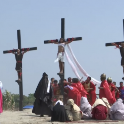 Several Filipino Catholics Nailed Themselves to Crosses for Good Friday