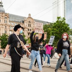 German Cops Break Up Hamburg Anti-Racism Protest Over Participants’ Violation of COVID Rules