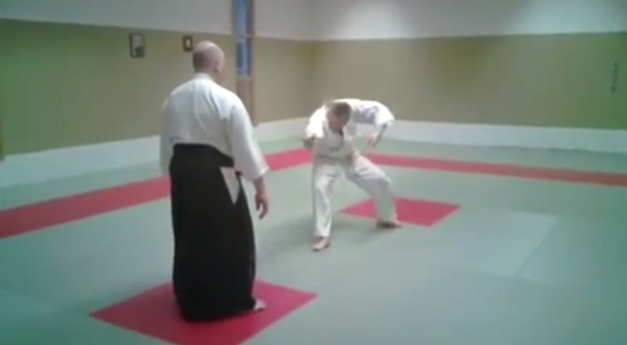 After Showing Up to His Live Event, Skeptics Debunk Promoter of ‘Touchless’ Karate