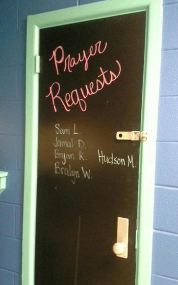 Humanist Group Challenges “Prayer Requests” Board in Mississippi Middle School Classroom
