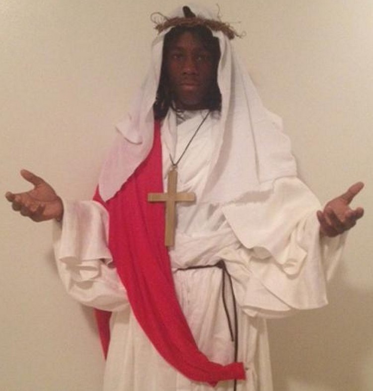 Bad Jesus, No Candy: Illinois School Does About-Face When Student Dresses as Savior for Halloween